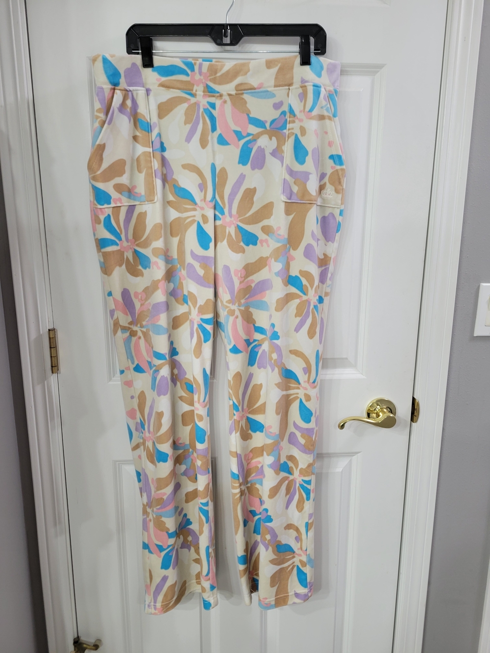 Juicy Couture Cream Floral Wide-Leg Pants with Pastel Accents XXL